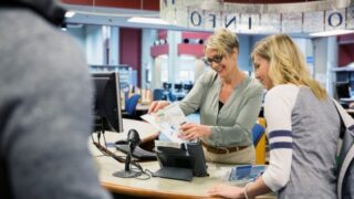 De publieksservice en de educatieve bibliotheek | Frontoffice