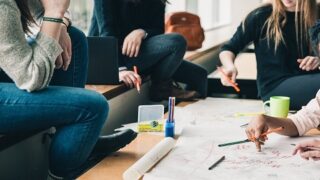 Expeditie meertaligheid: een taalvriendelijke bibliotheek is…?