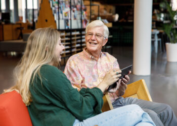 Proeftuin Leeftechnologie: zo laat je ouderen kennismaken met ‘handige hulpjes’ in hun leven
