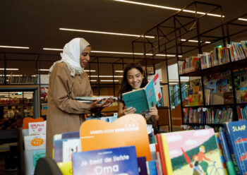 Nationale Voorleeswedstrijd: zo maken bibliotheken van voorlezen een sterk moment voor leesplezier